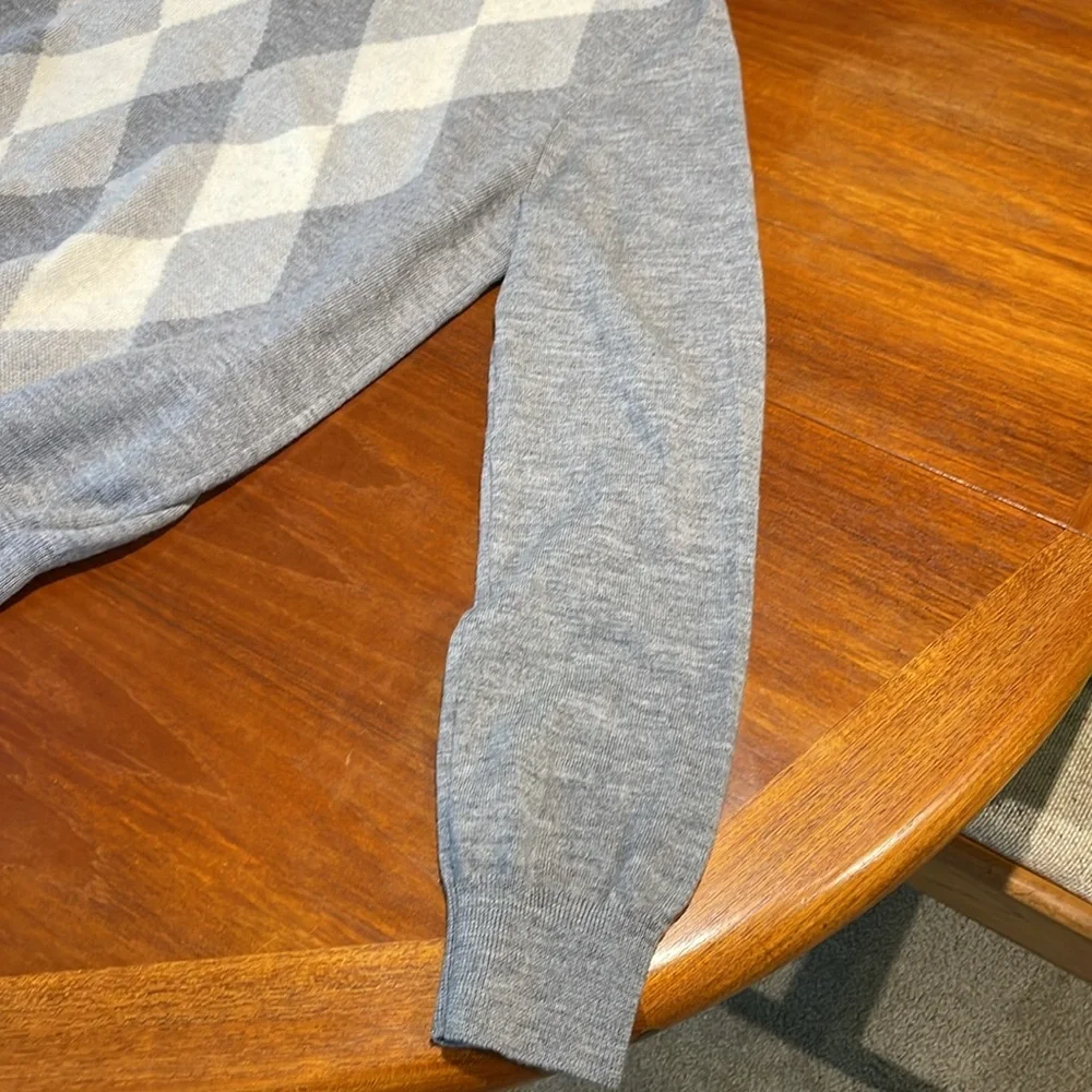 Banana Republic extra fine merino wool gray sweater argyle pattern size Medium